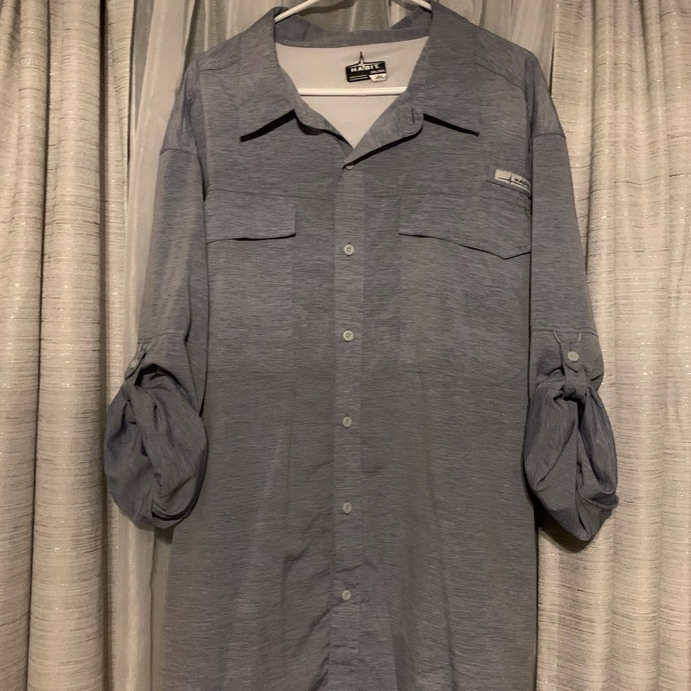 Like new habit men’s outdoor shirt.